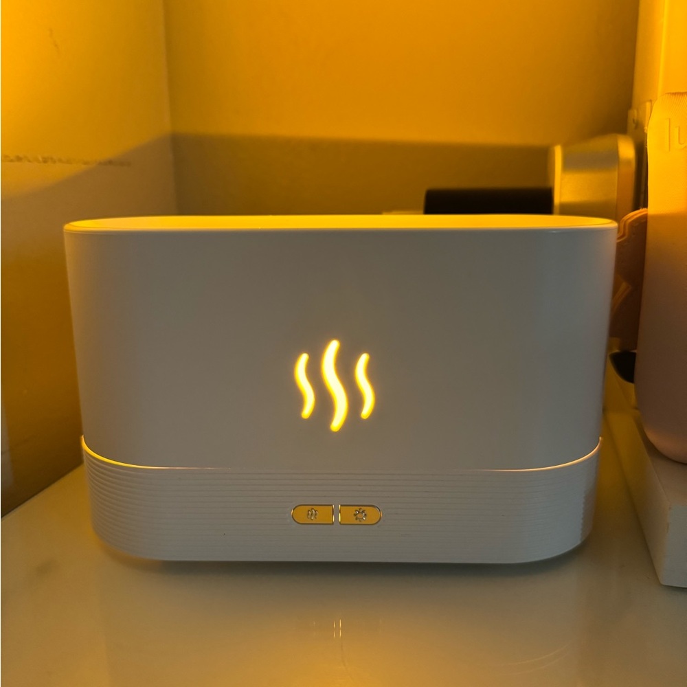 Diffuser with LED Light (read description)